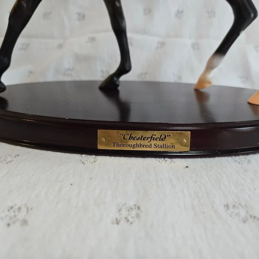 2002 Breyer Chesterfield Horse Sculpture #8130 w/ Wood Base and Box